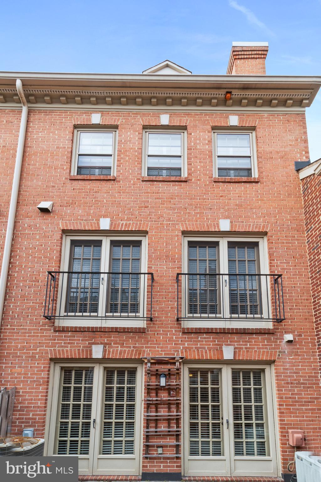 680 S COLUMBUS STREET