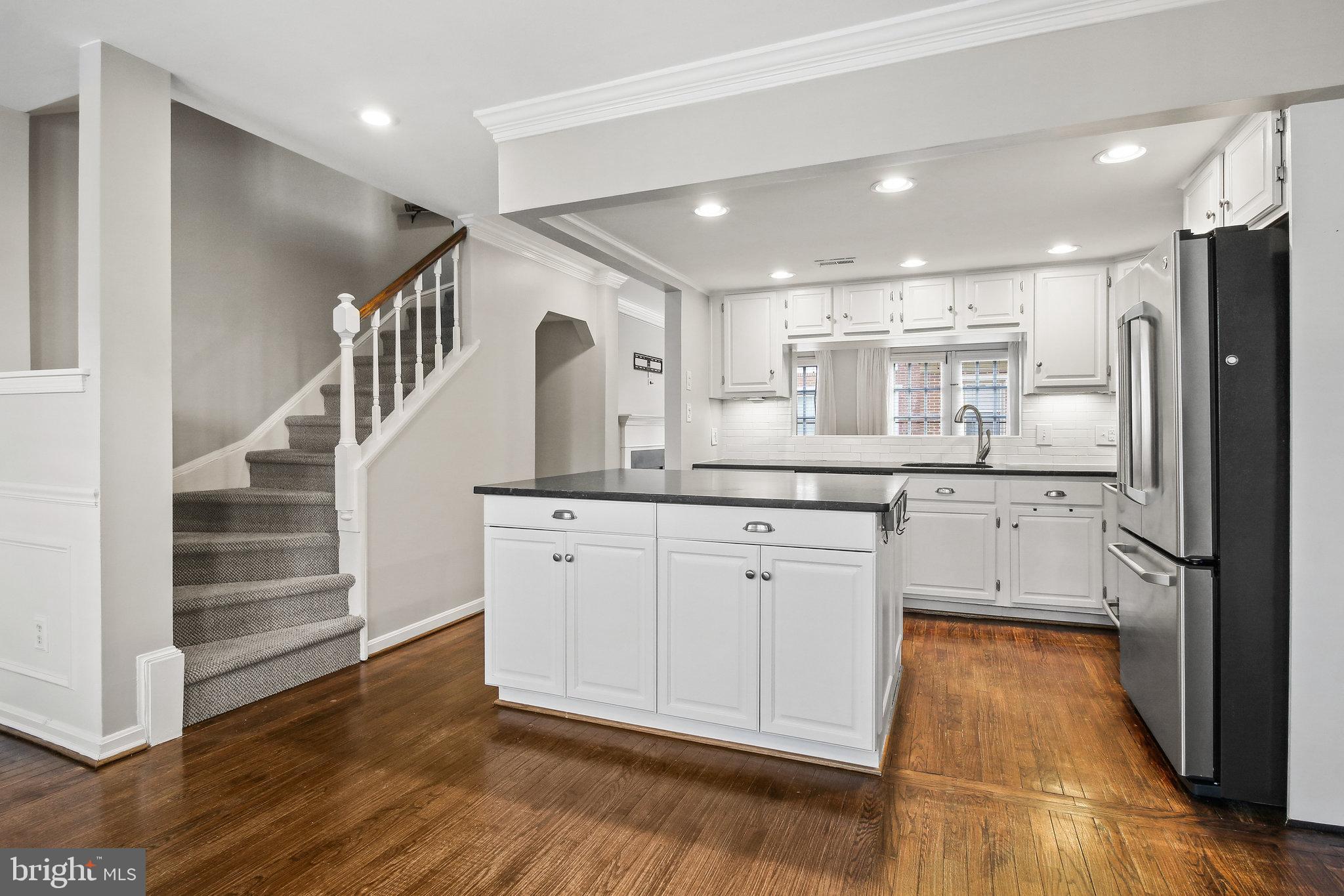 680 S COLUMBUS STREET