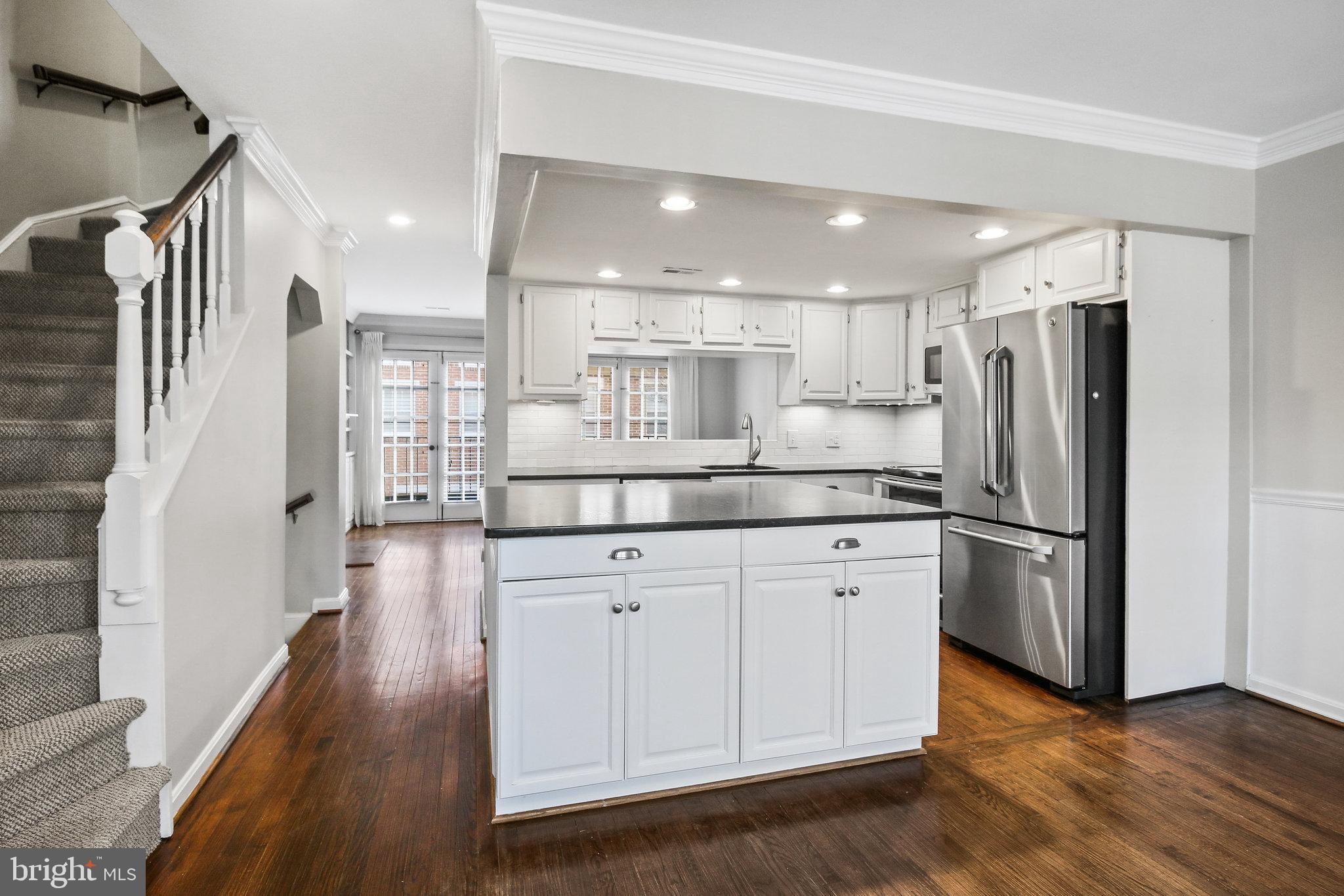 680 S COLUMBUS STREET