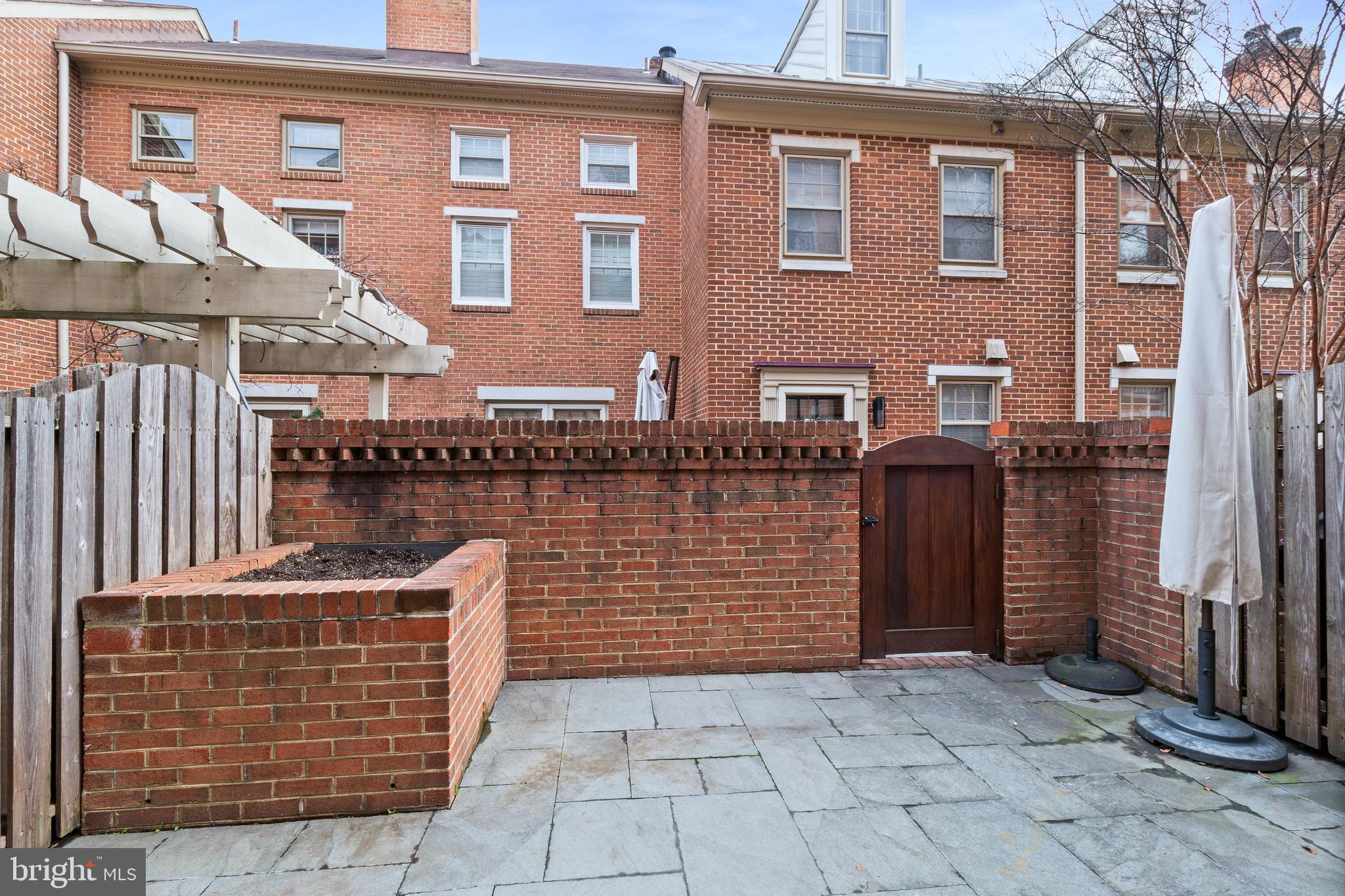 680 S COLUMBUS STREET