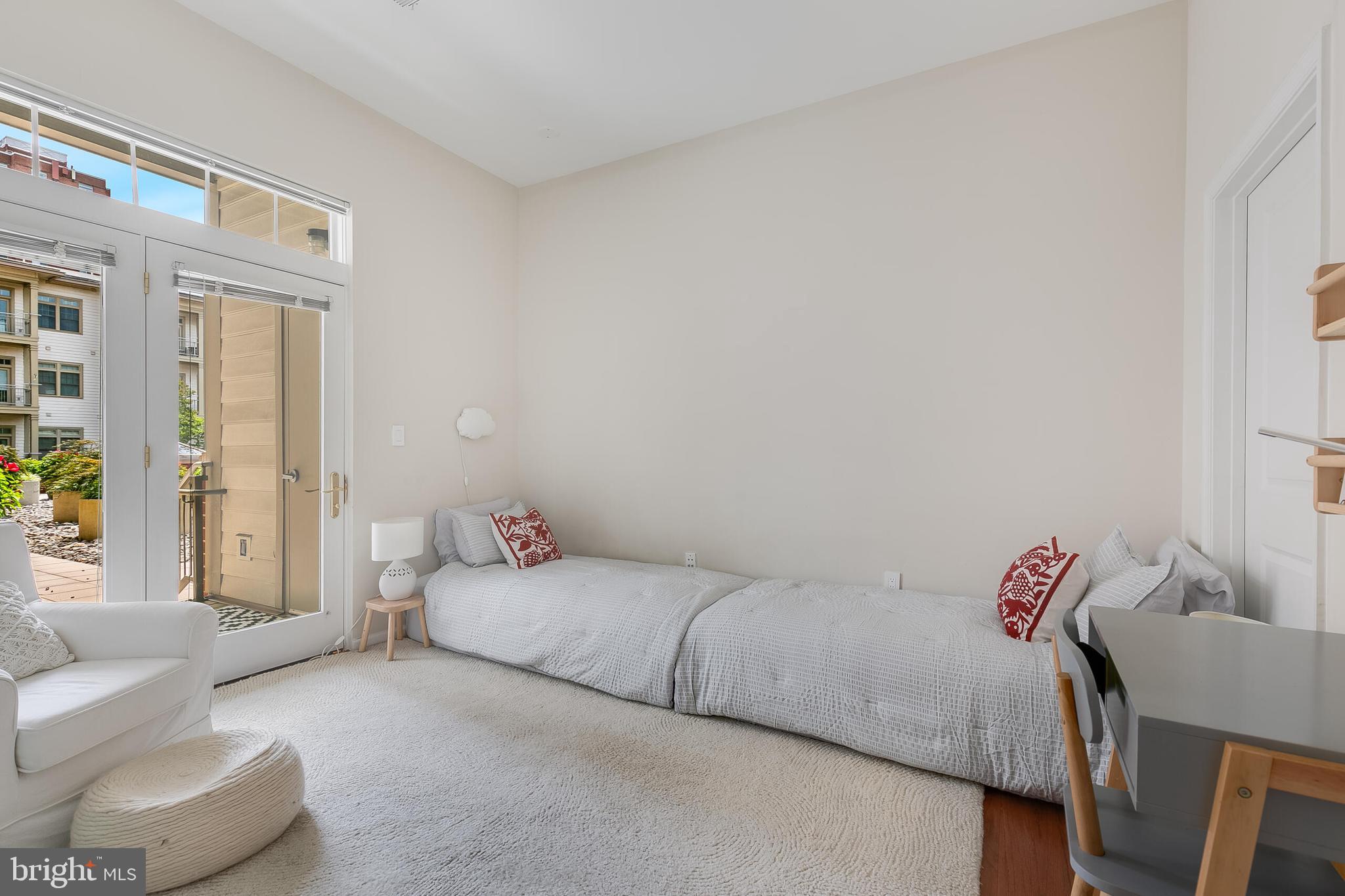 309 HOLLAND LANE 135