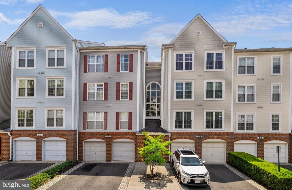 249 S PICKETT STREET 201