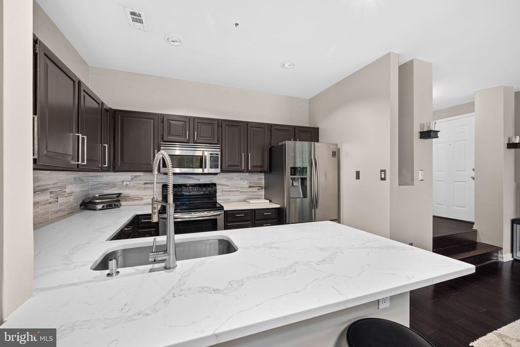 249 S PICKETT STREET 201