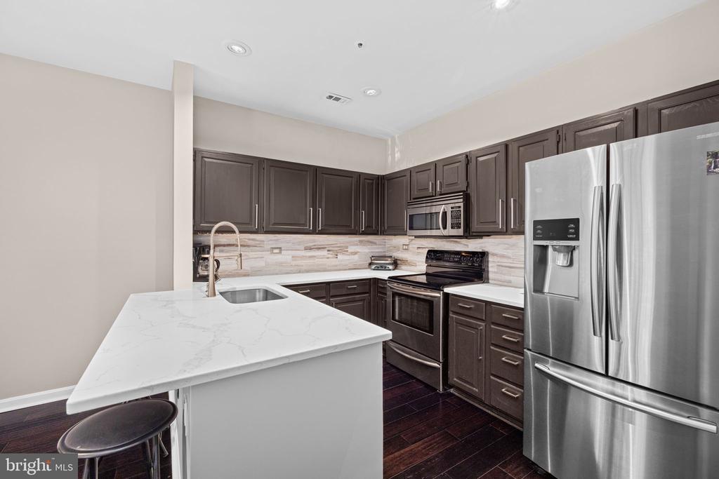 249 S PICKETT STREET 201