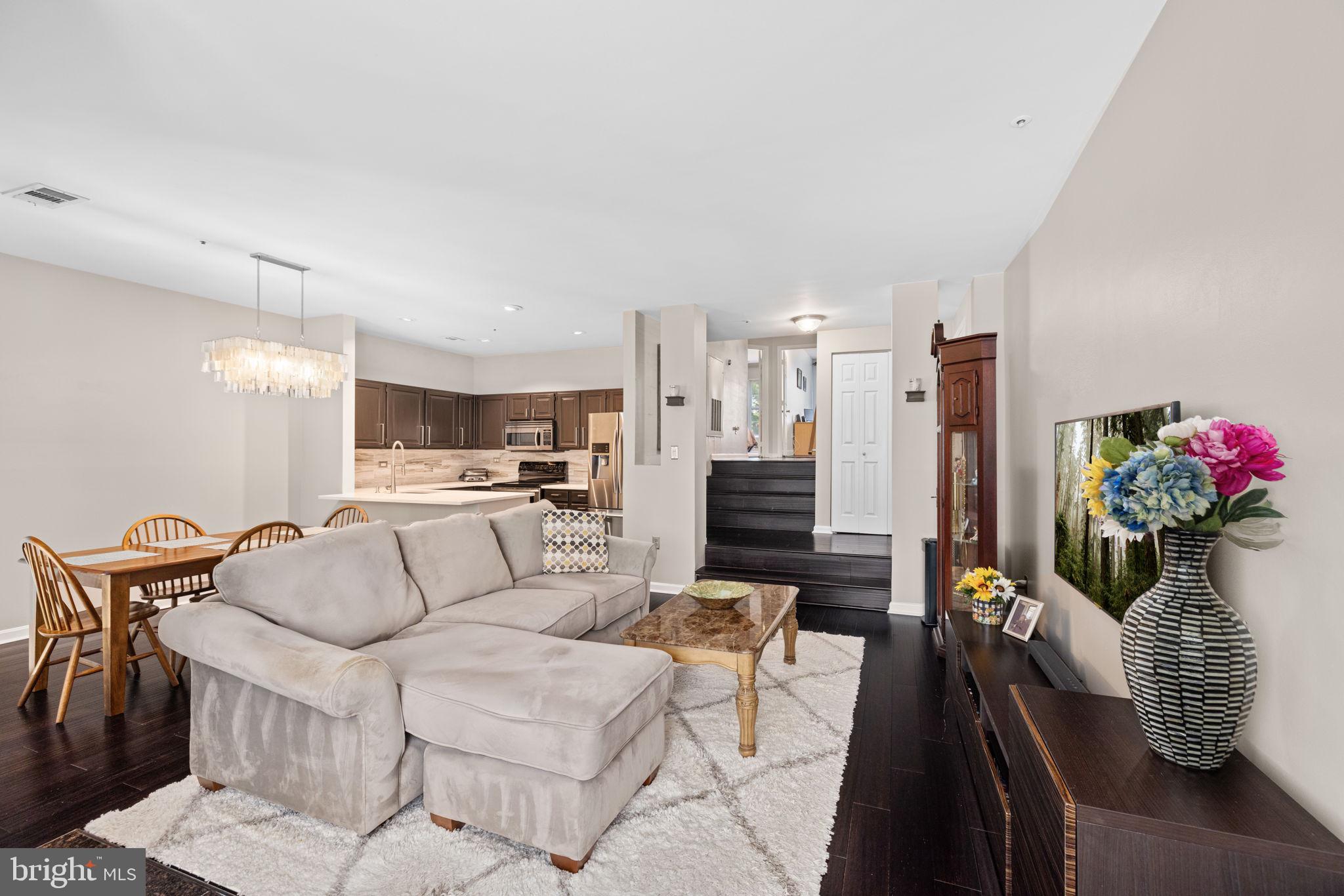 249 S PICKETT STREET 201