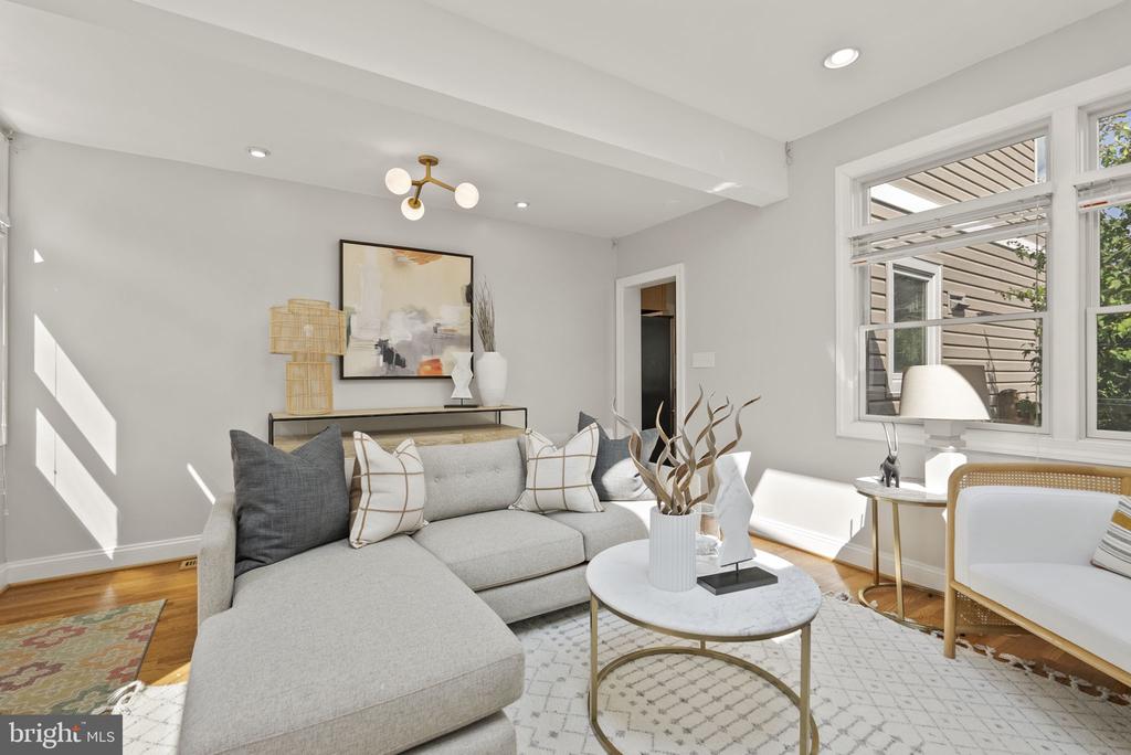 22 W WYATT AVENUE W