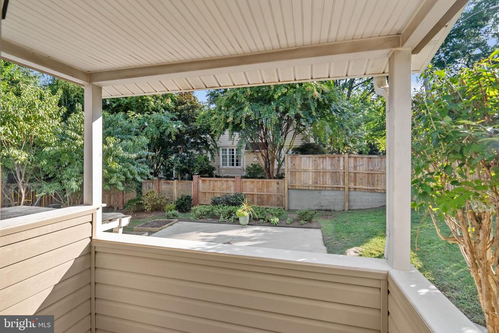 22 W WYATT AVENUE W