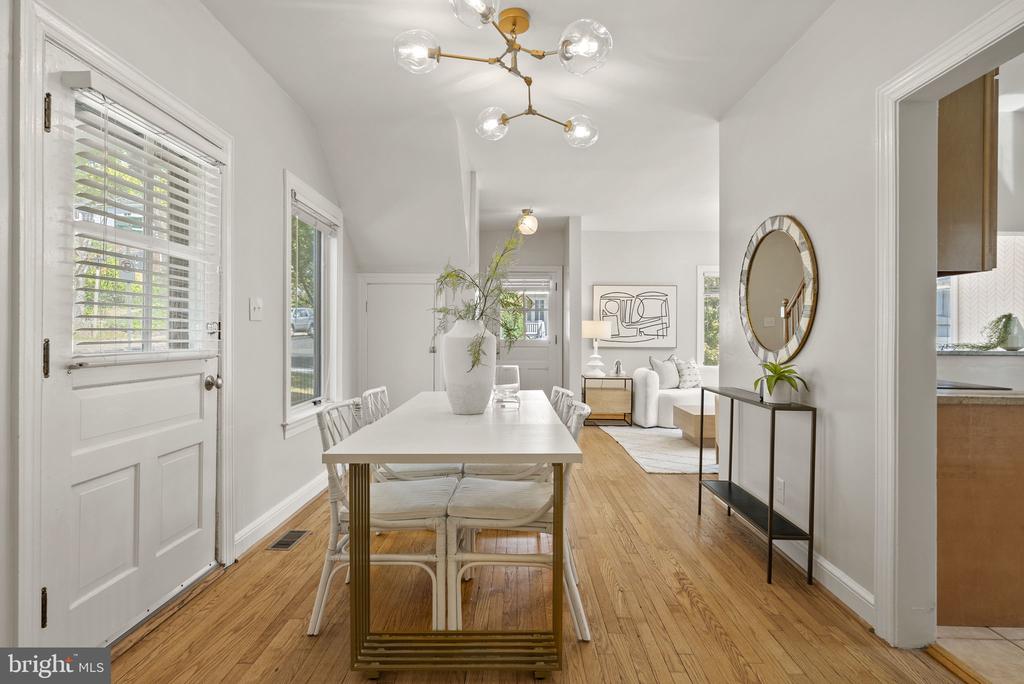 22 W WYATT AVENUE W