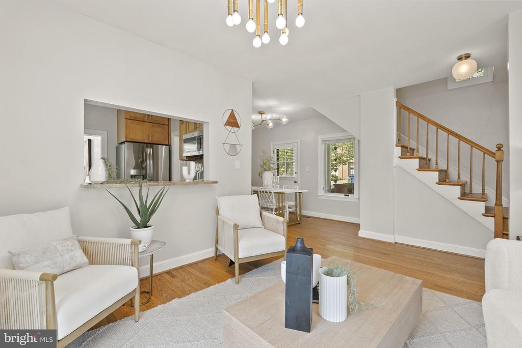22 W WYATT AVENUE W
