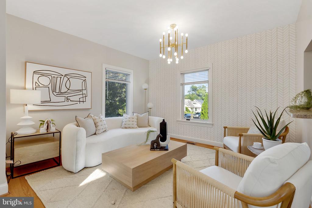 22 W WYATT AVENUE W