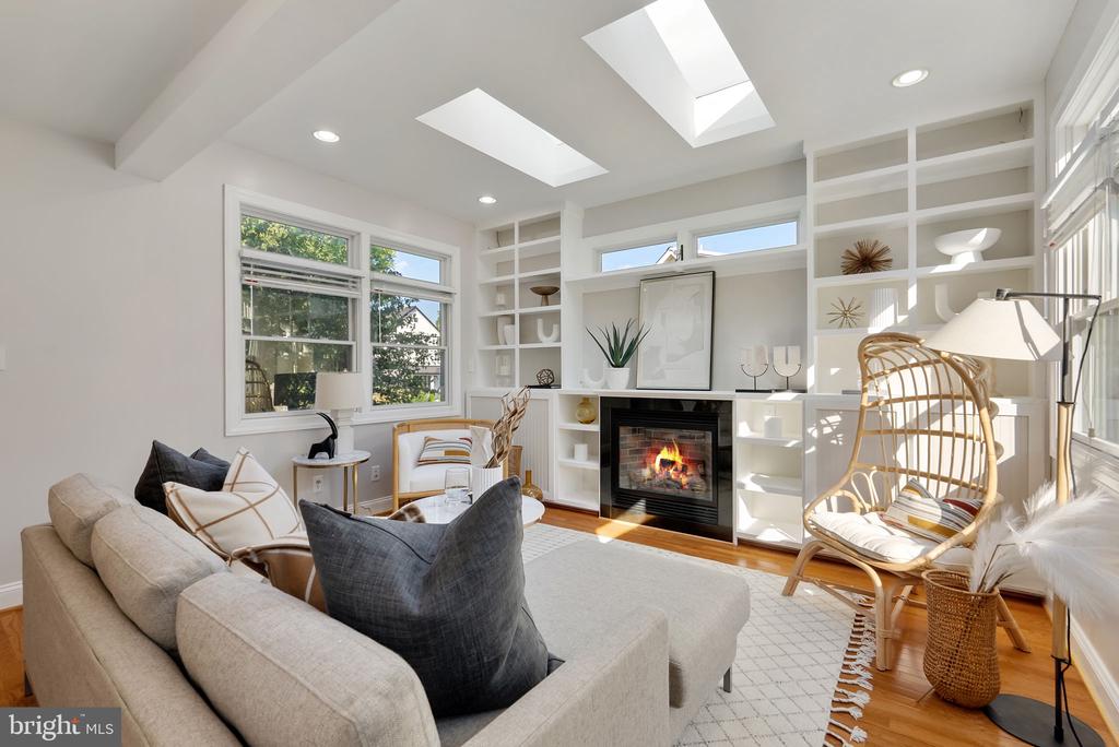 22 W WYATT AVENUE W