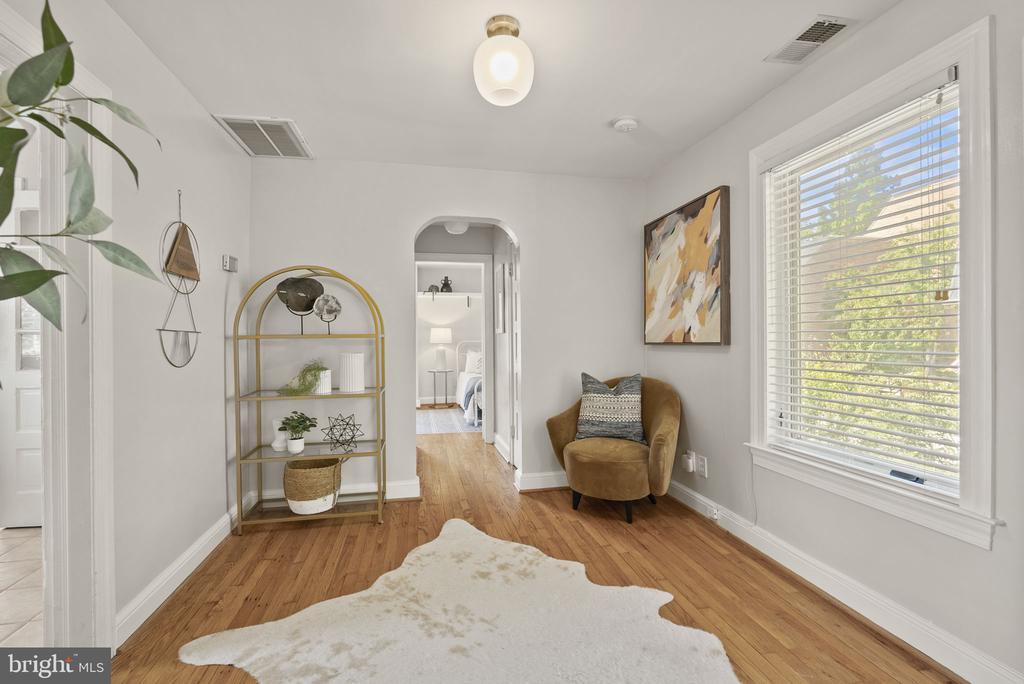 22 W WYATT AVENUE W