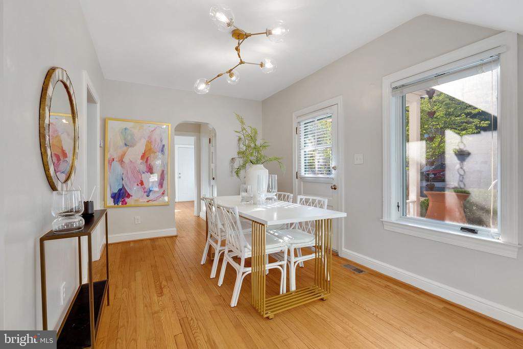 22 W WYATT AVENUE W