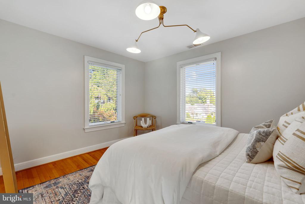 22 W WYATT AVENUE W