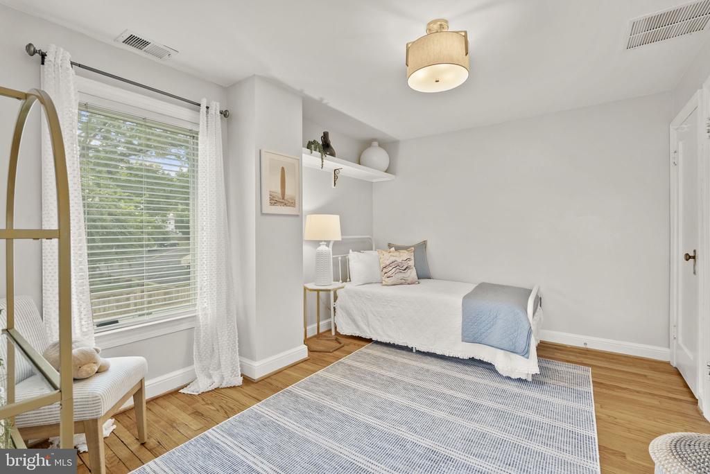 22 W WYATT AVENUE W