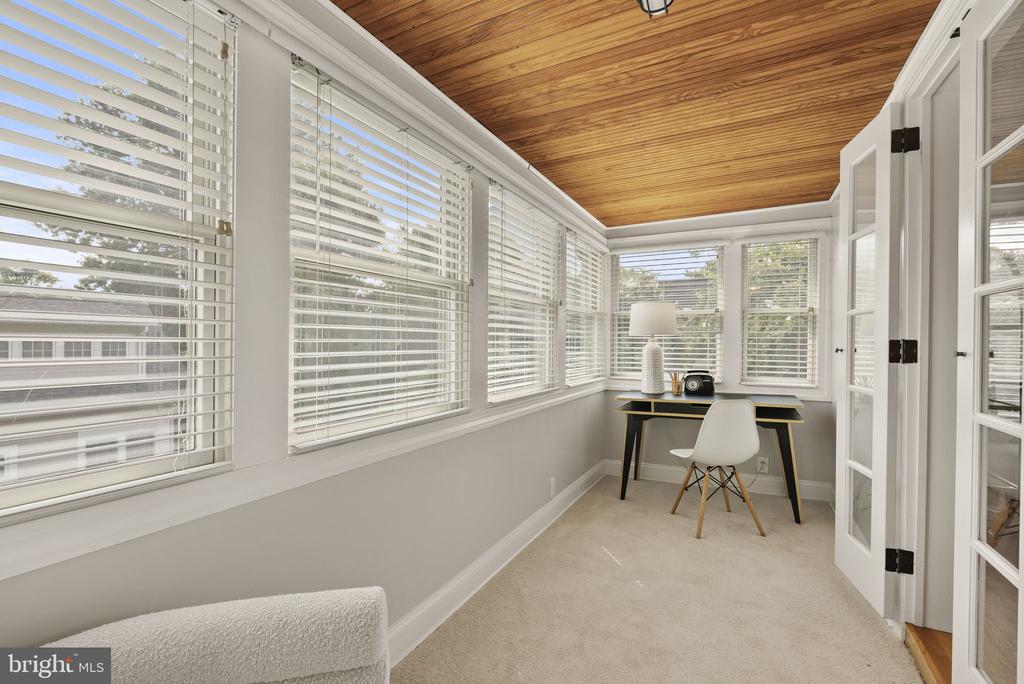 22 W WYATT AVENUE W