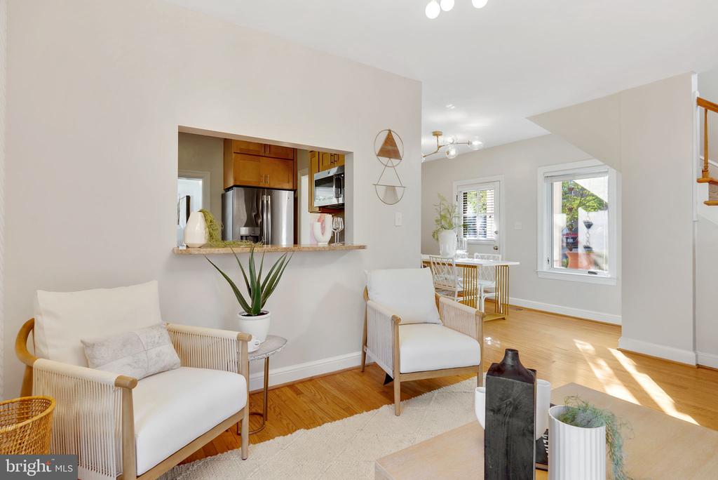 22 W WYATT AVENUE W