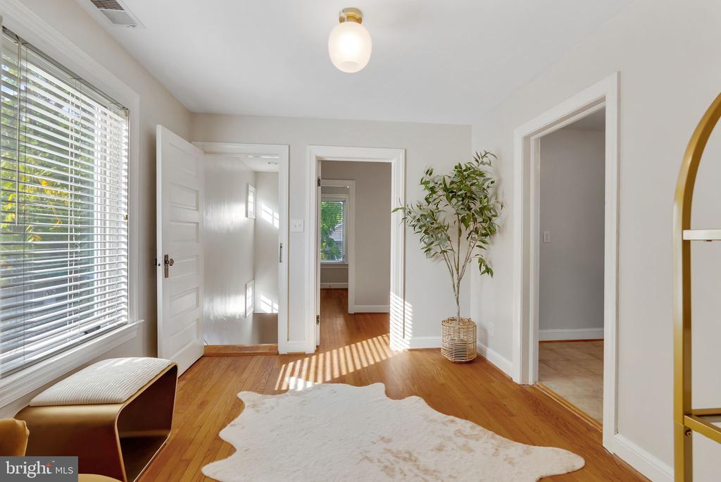 22 W WYATT AVENUE W