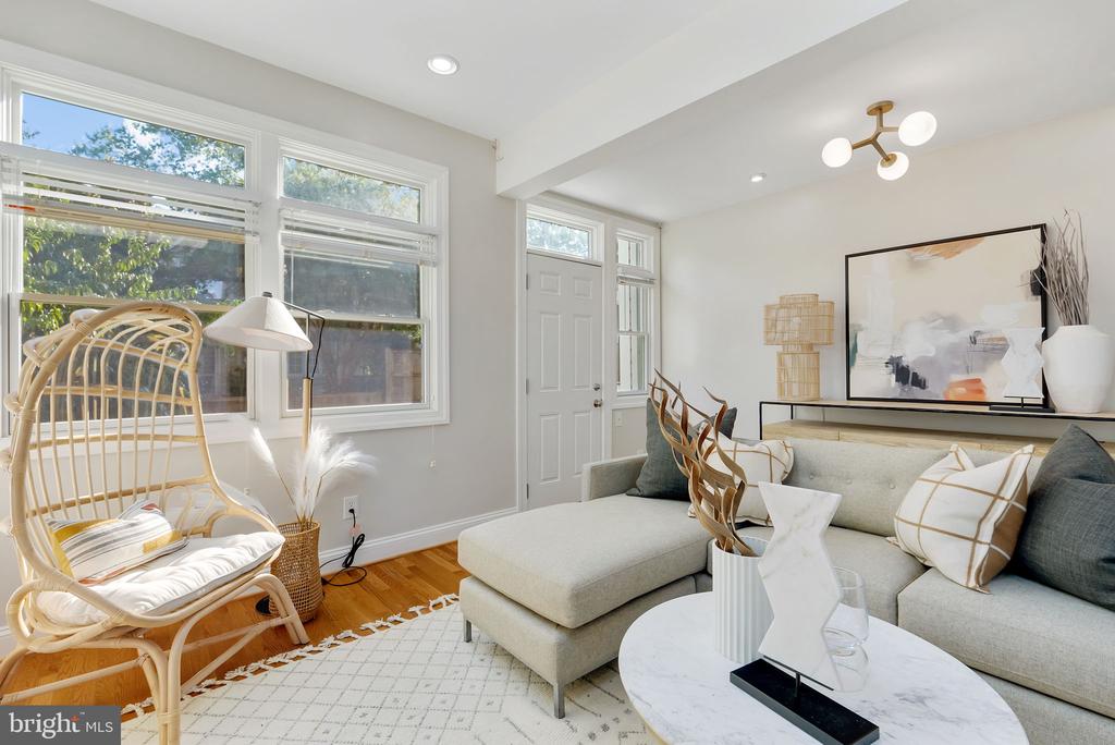22 W WYATT AVENUE W