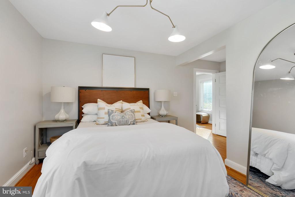 22 W WYATT AVENUE W