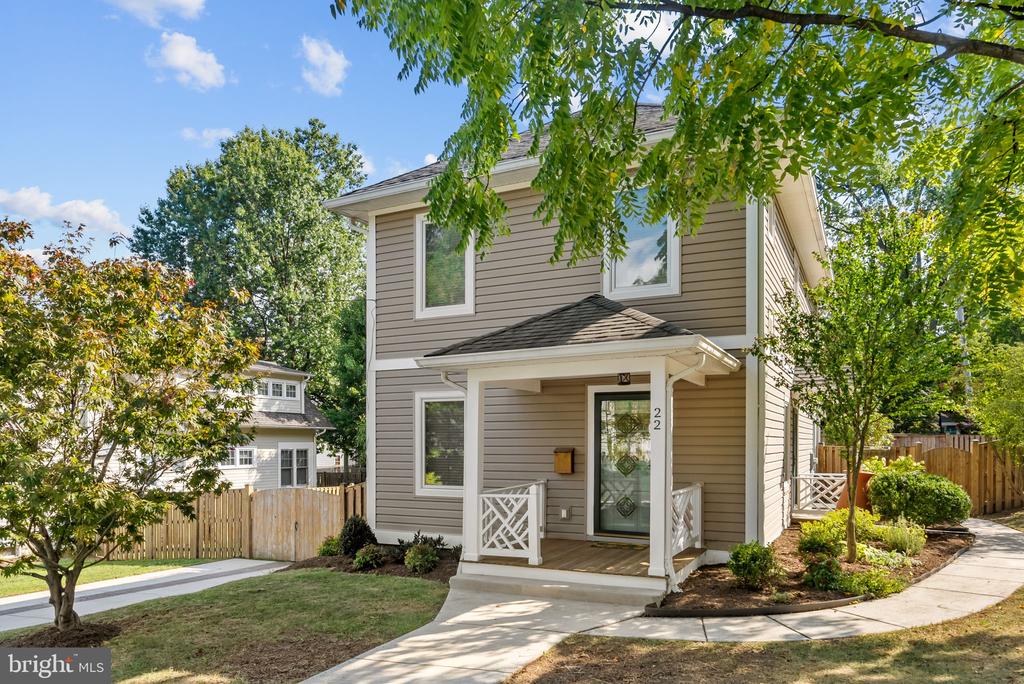 22 W WYATT AVENUE W