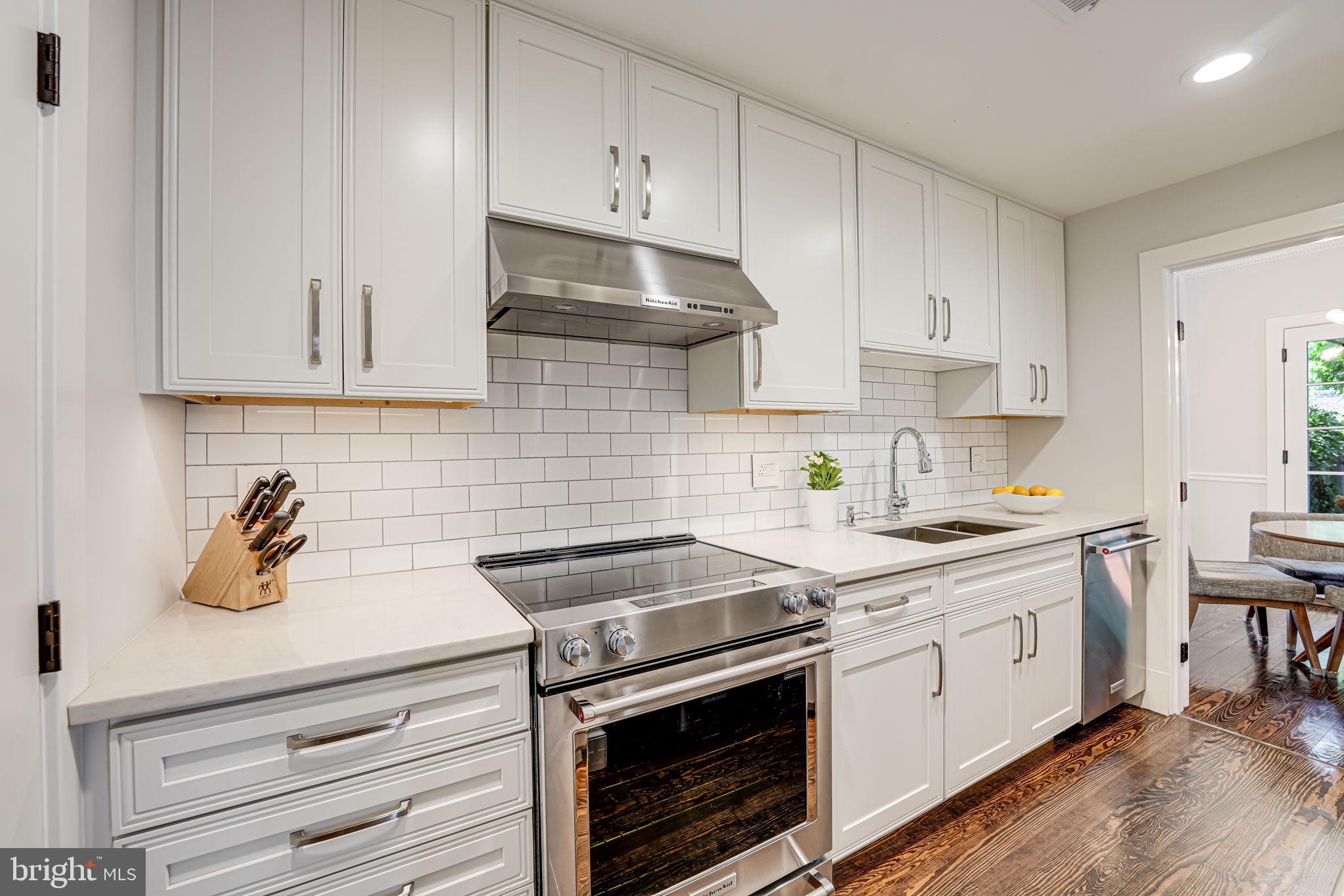 205 S FAYETTE STREET S