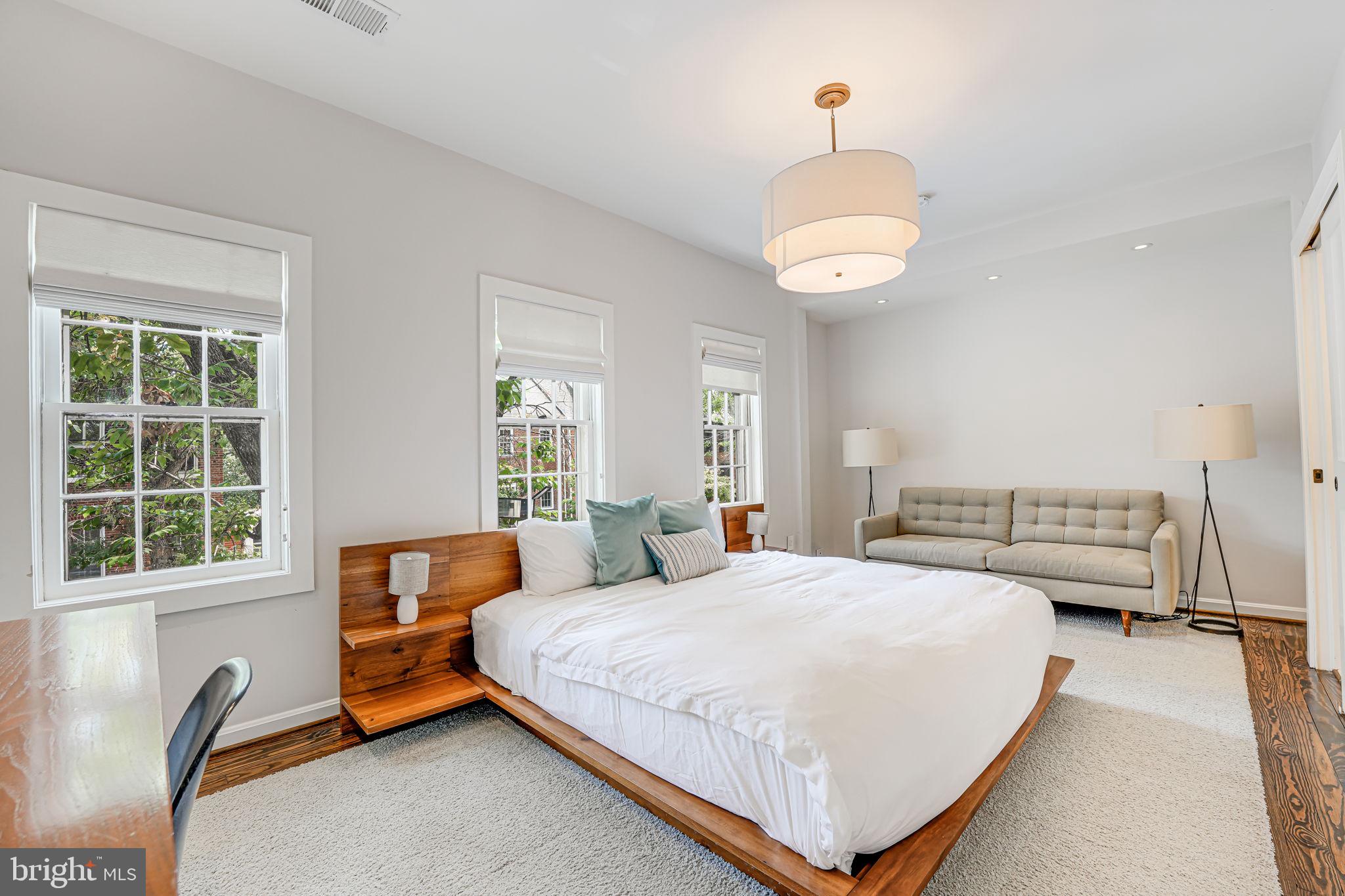 205 S FAYETTE STREET S