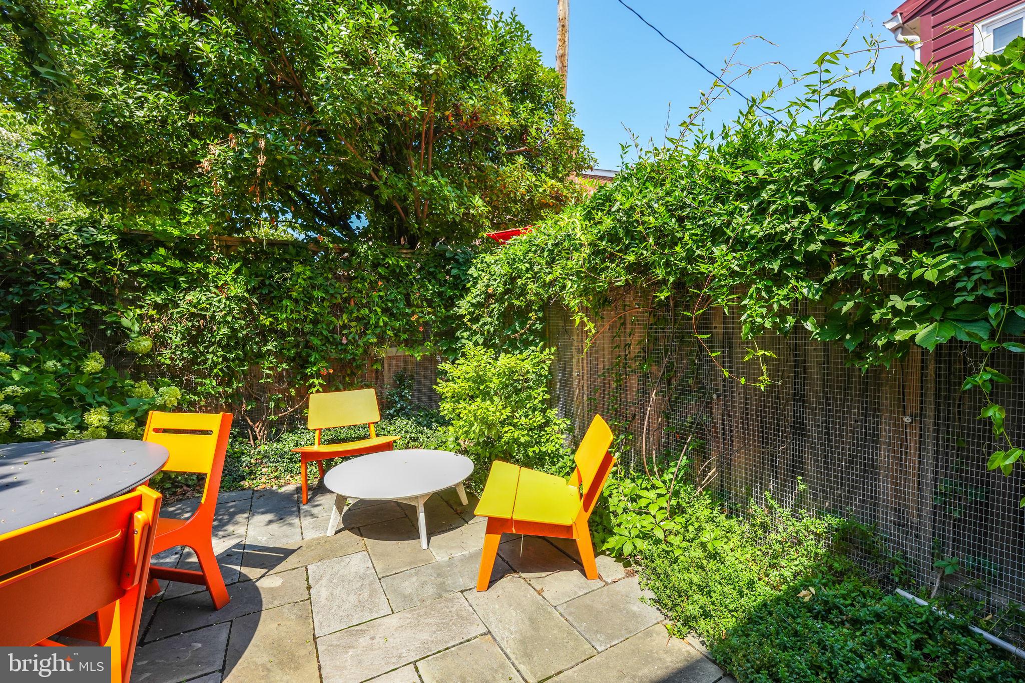 205 S FAYETTE STREET S