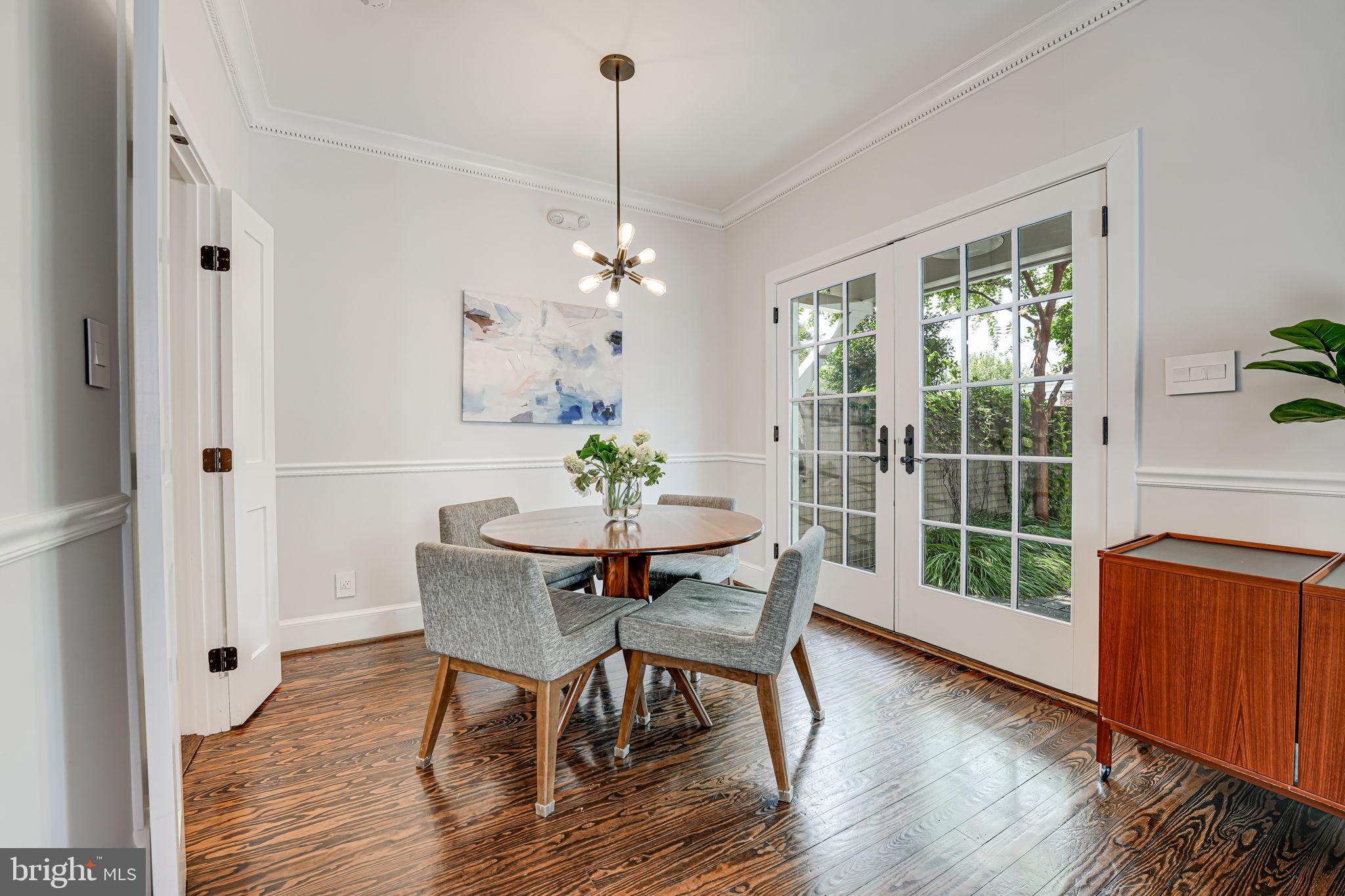 205 S FAYETTE STREET S