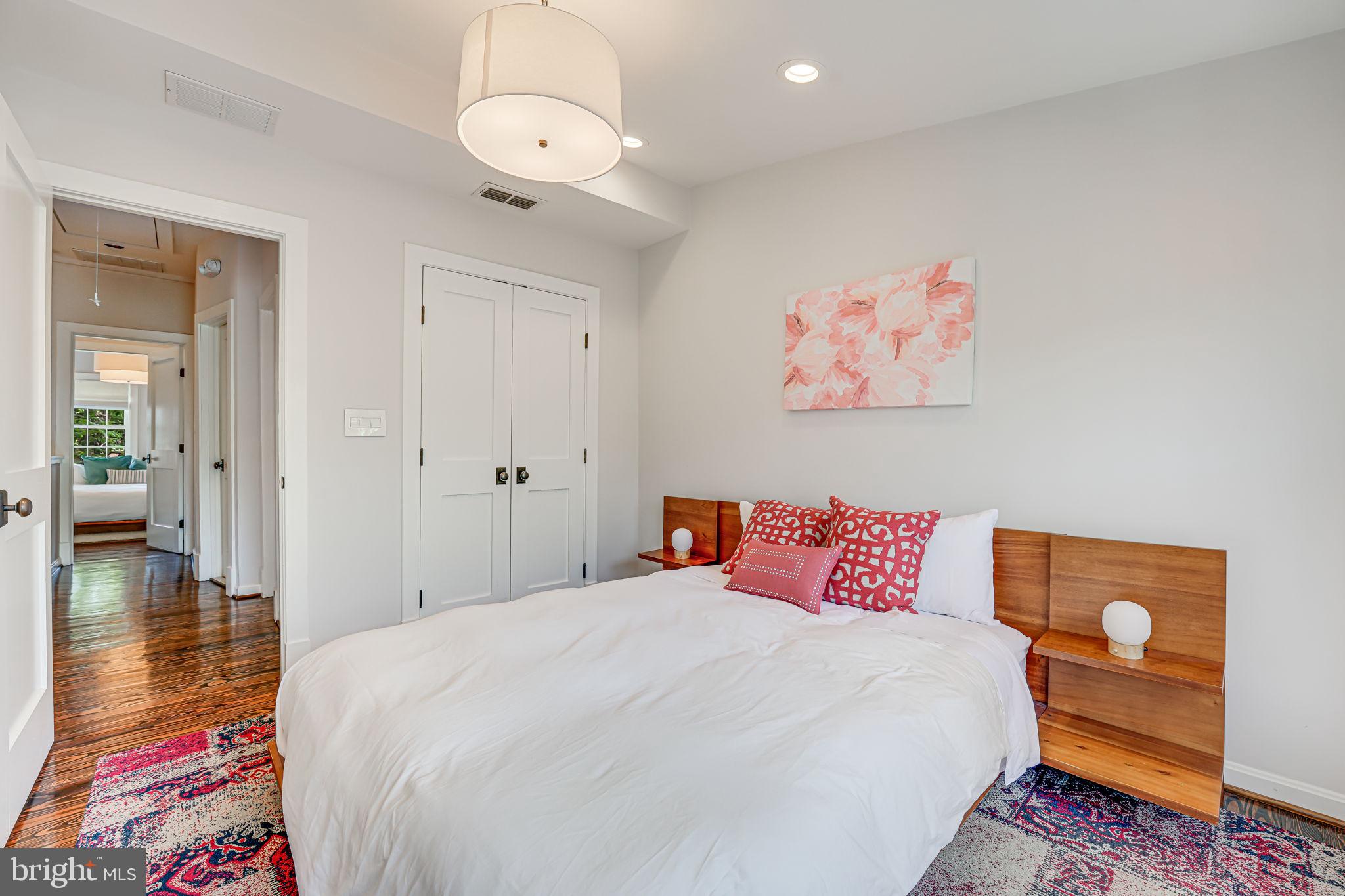 205 S FAYETTE STREET S