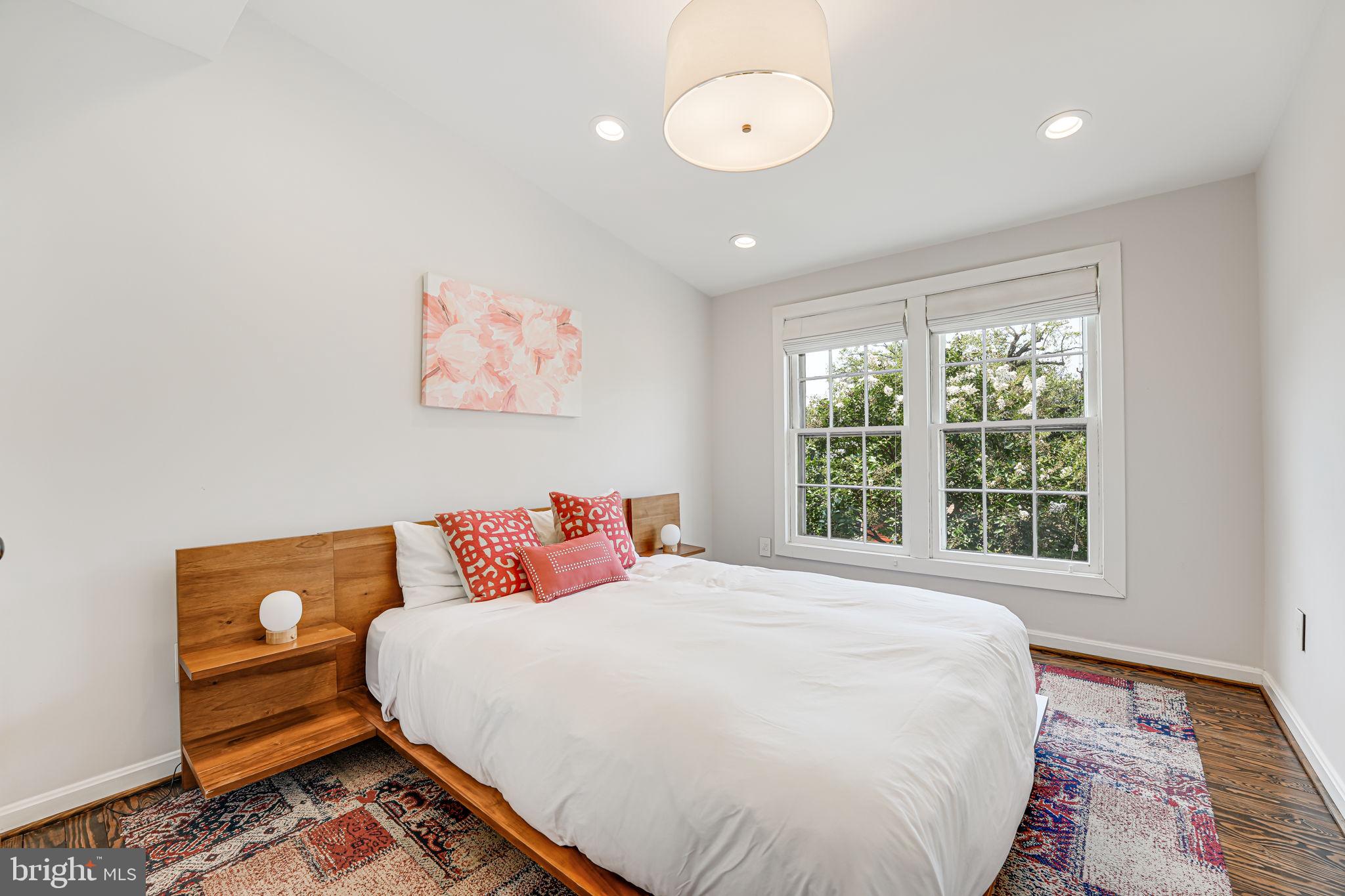 205 S FAYETTE STREET S