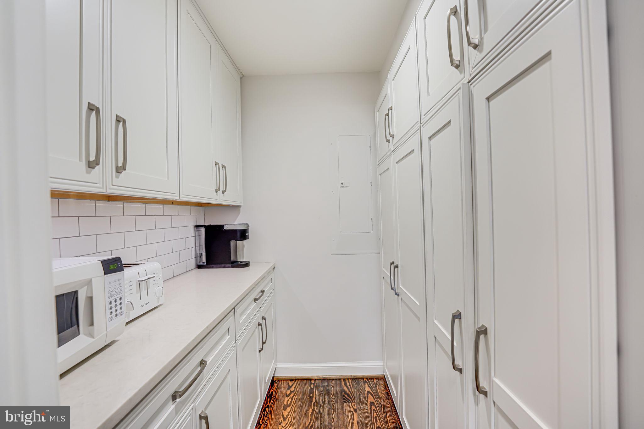 205 S FAYETTE STREET S