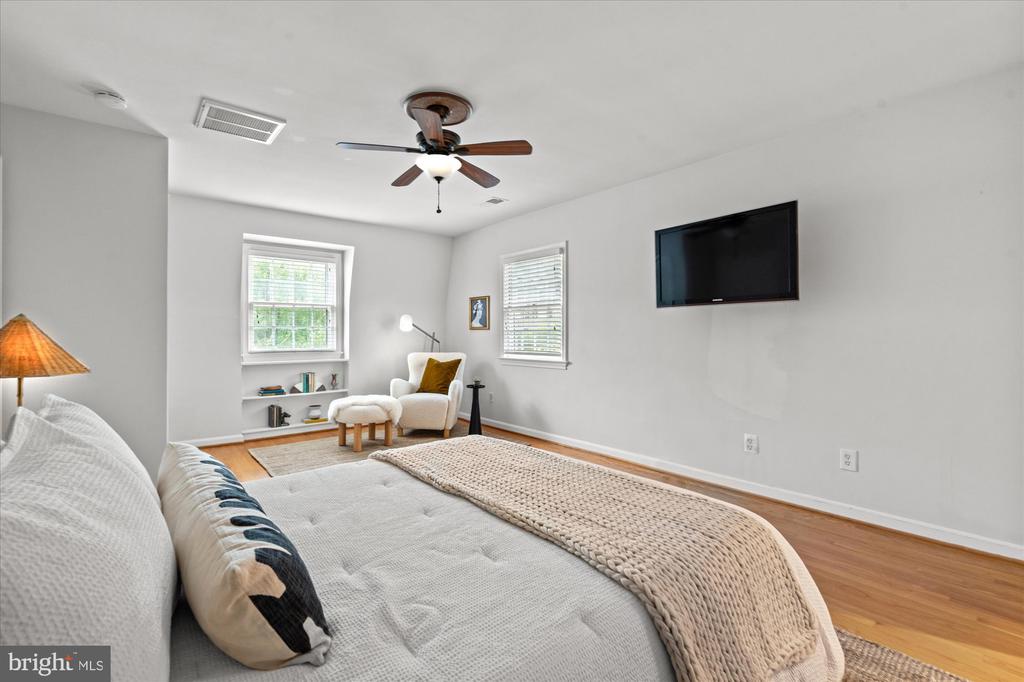 501 CANTERBURY LANE