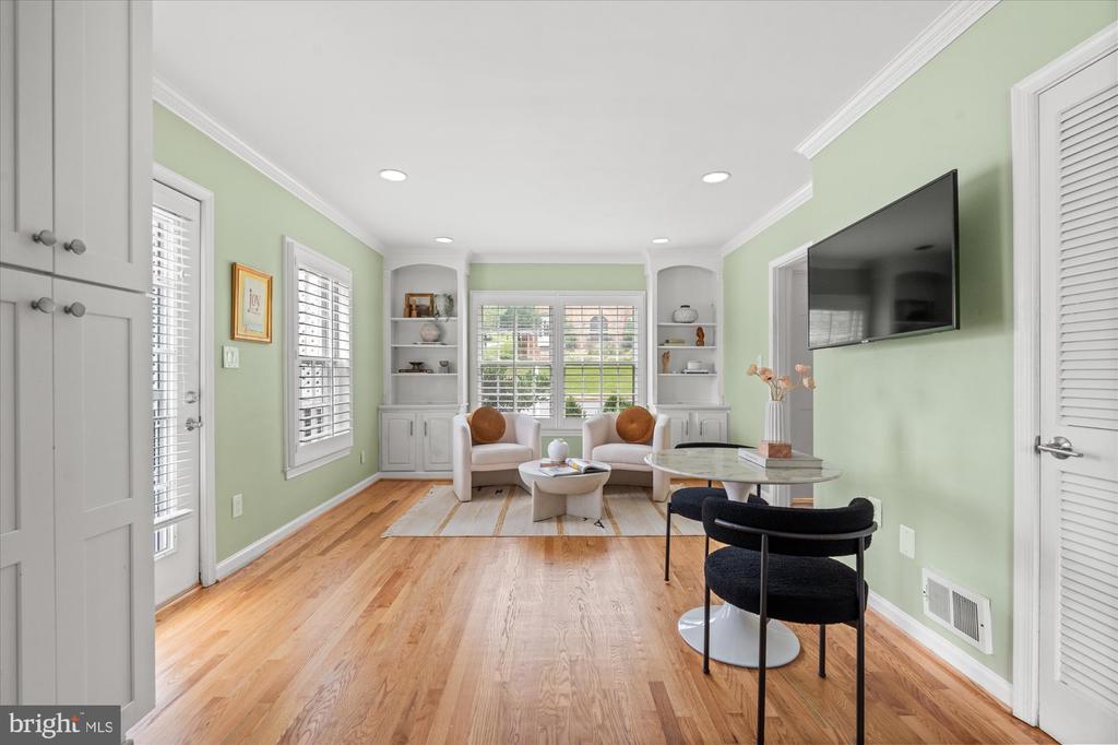 501 CANTERBURY LANE