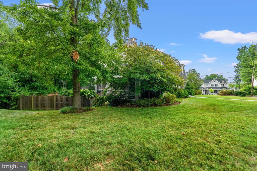 501 CANTERBURY LANE