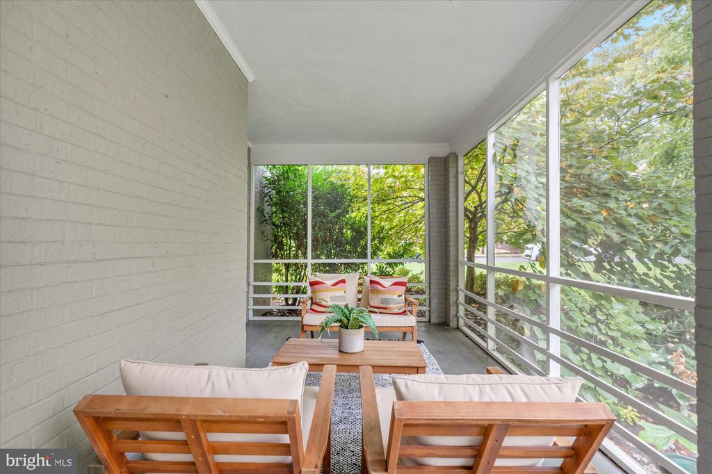 501 CANTERBURY LANE