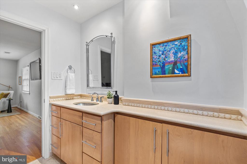 501 CANTERBURY LANE