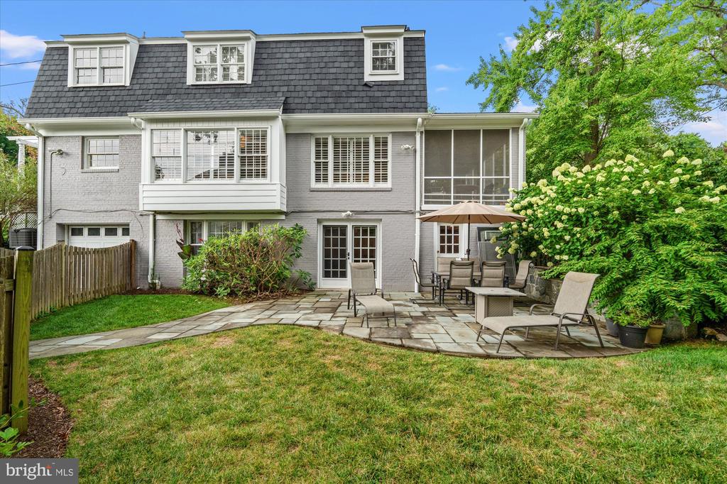 501 CANTERBURY LANE
