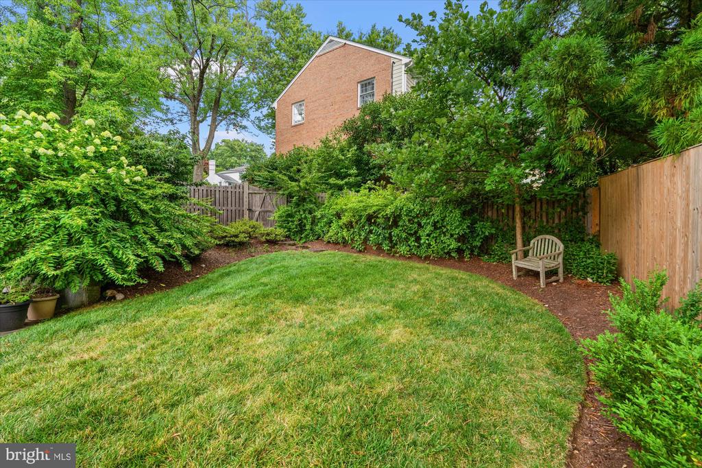 501 CANTERBURY LANE