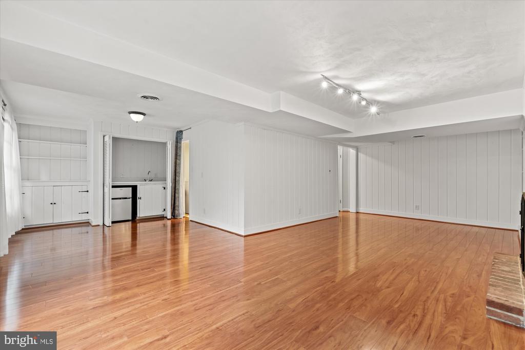 501 CANTERBURY LANE
