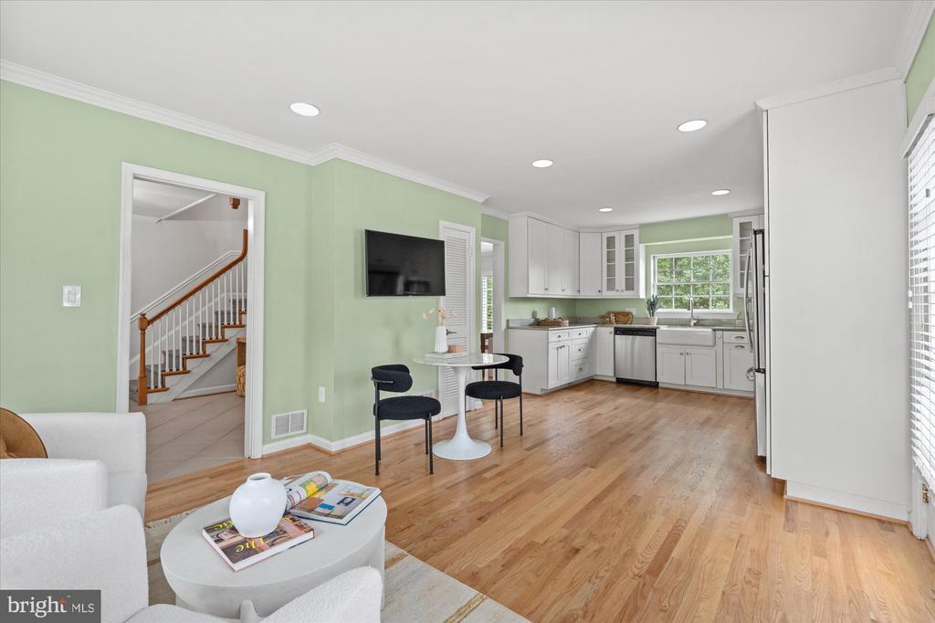 501 CANTERBURY LANE
