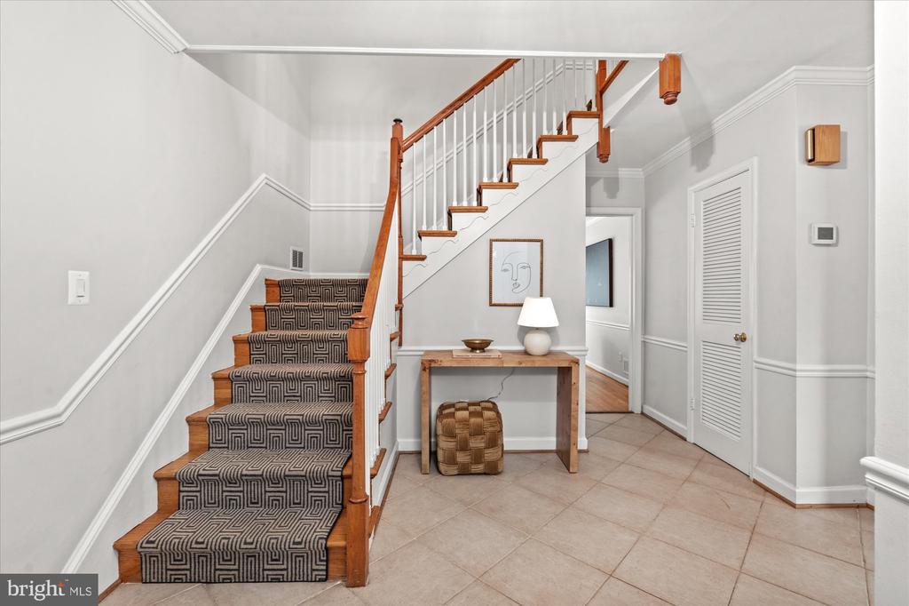 501 CANTERBURY LANE