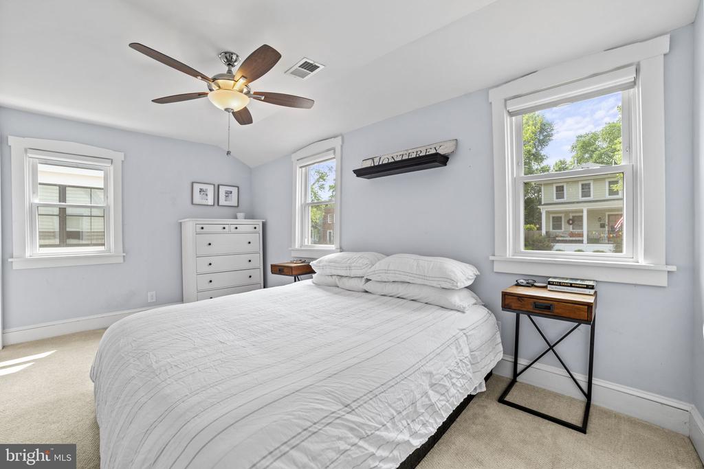 102 E LINDEN STREET