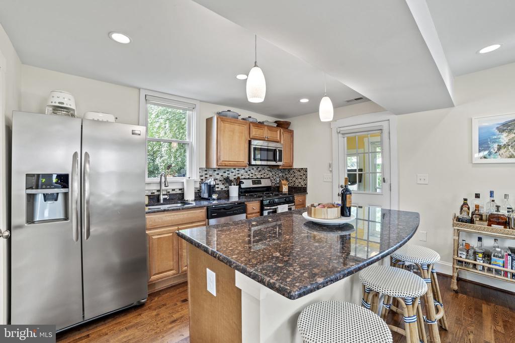 102 E LINDEN STREET