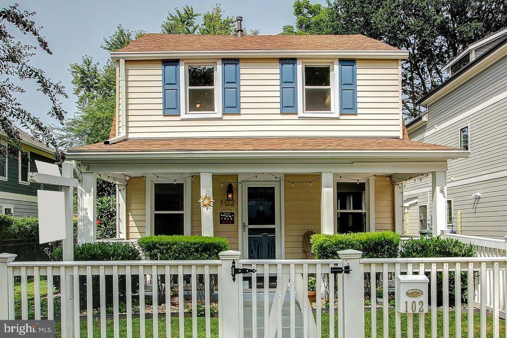 102 E LINDEN STREET