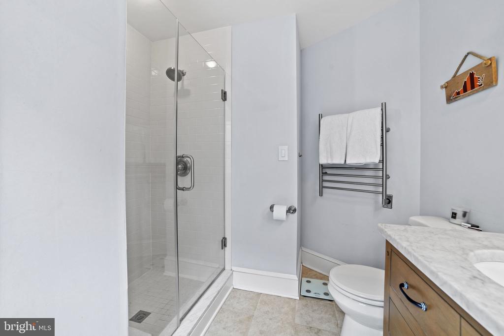 102 E LINDEN STREET
