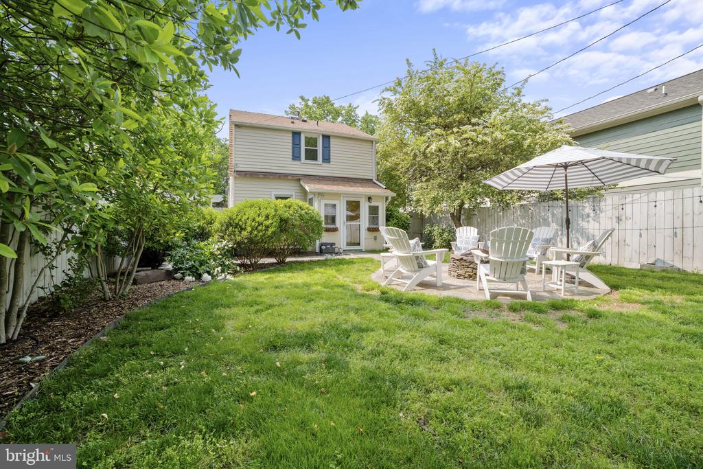 102 E LINDEN STREET