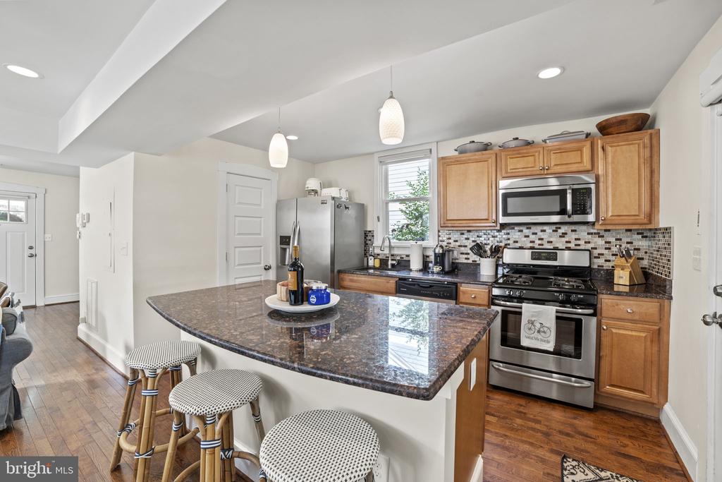 102 E LINDEN STREET