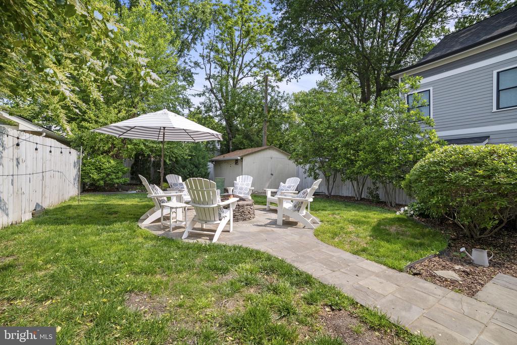 102 E LINDEN STREET