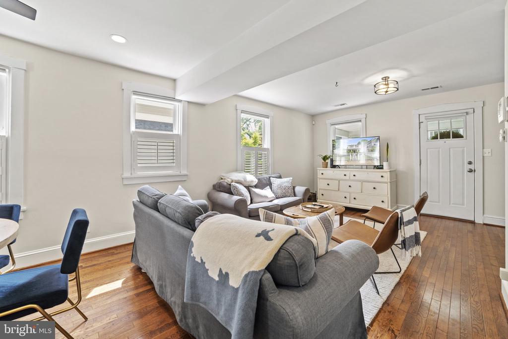 102 E LINDEN STREET